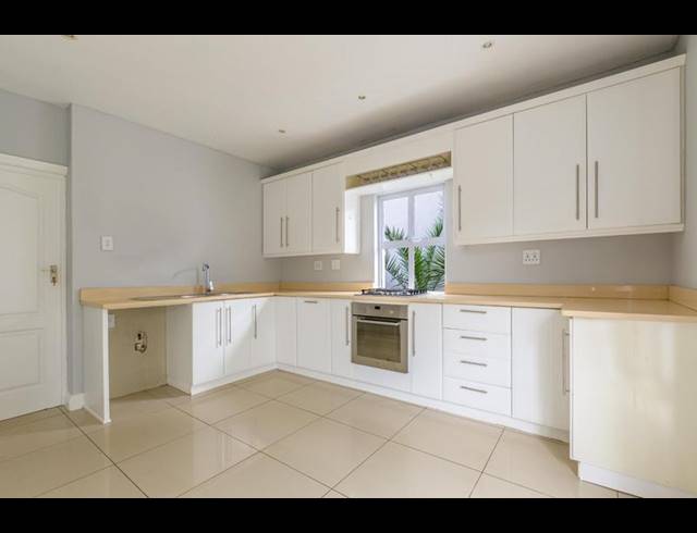4 BEDROOM TOWNHOUSE FOR SALE IN GARLINGTON ESTATE